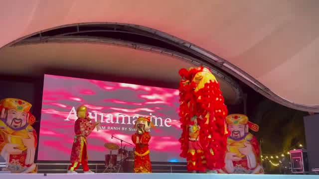 Video lân sư rồng của Sun & Sea Events